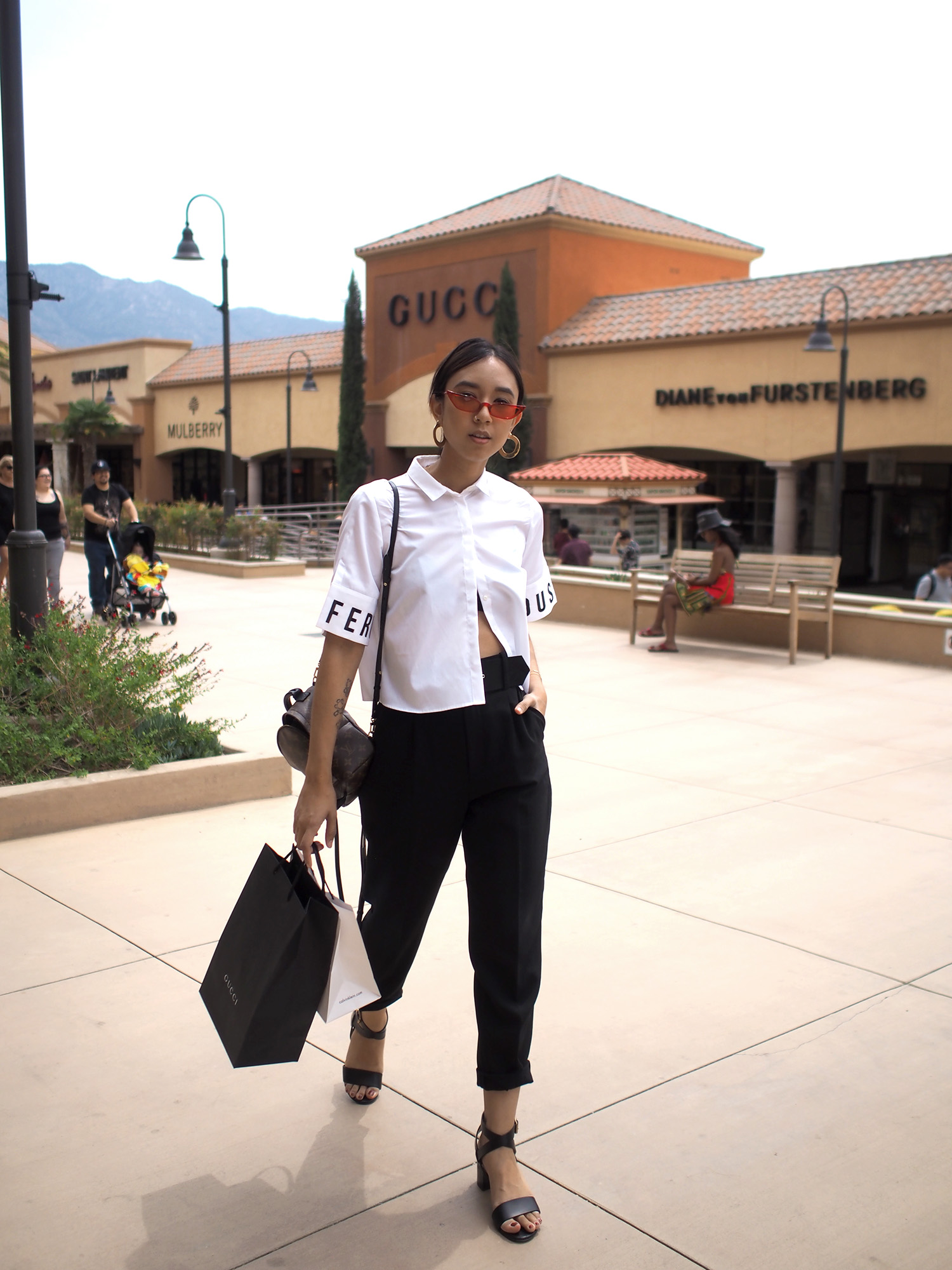 Festival Shopping Destination: Desert Hills Premium Outlet