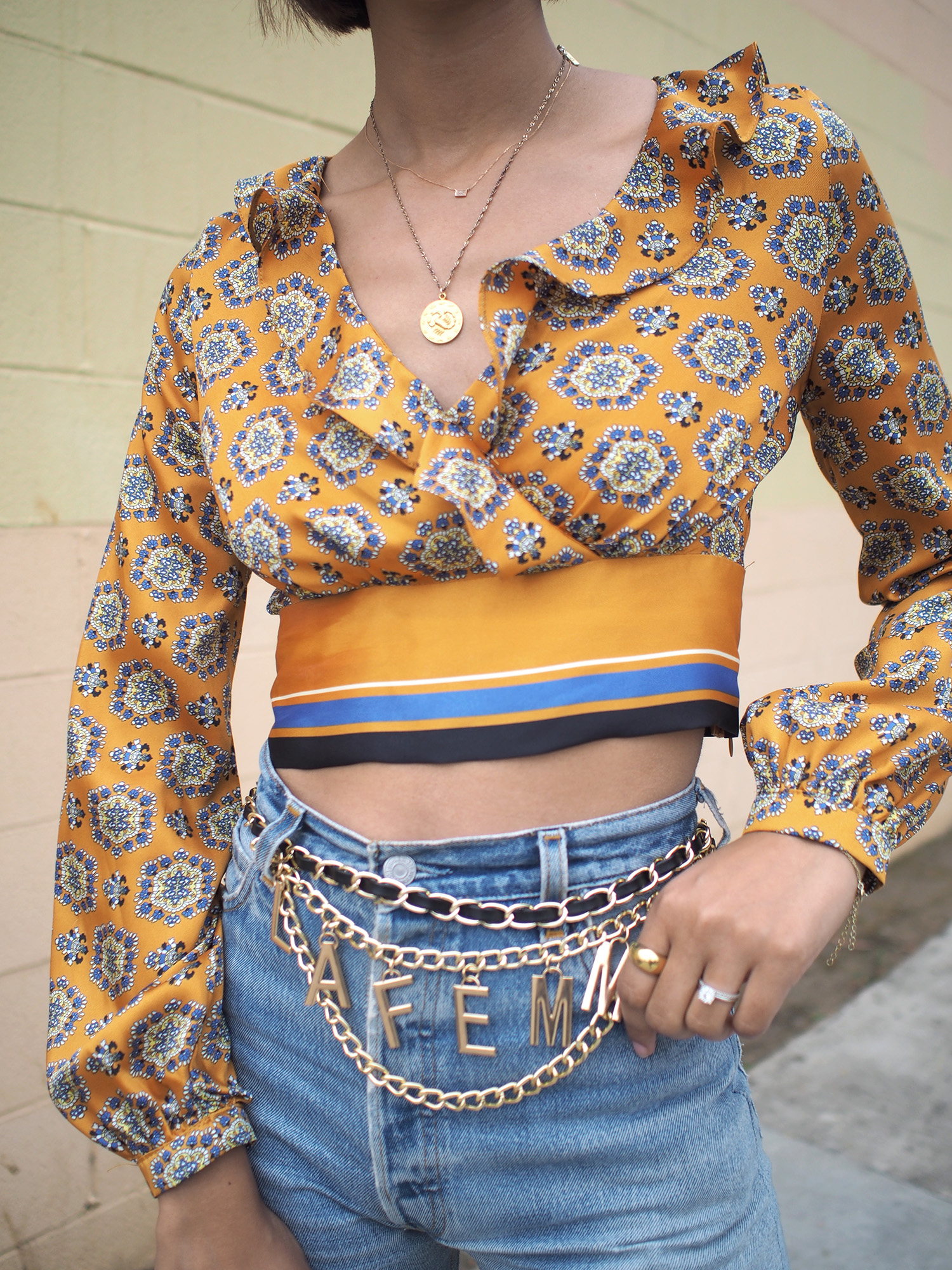 Printed Cropped Blouse with Levis Jeans